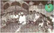 الإمام البنا والإخوان فى إحدى الكتائب