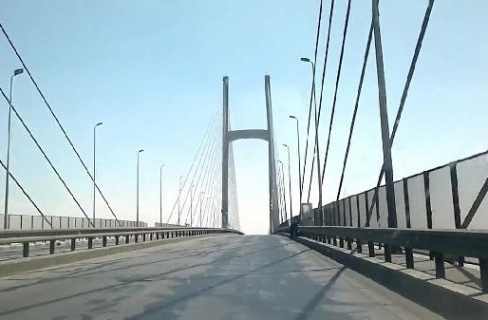 ملف:استمرار إغلاق كوبرى السلام لليوم الـ 68.jpg