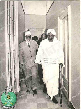 الاستاذ-أبو-النصر-والصادق-المهدى-(السودان)-بالتوفيقية.jpg