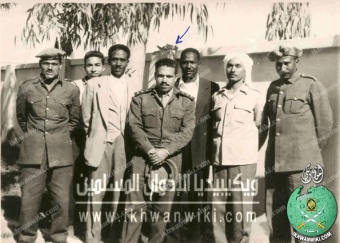 الأستاذ-ابراهيم-شرف-اثناء-عمله-ضابط-فى-الجيش-حتى-عام1965م.jpg