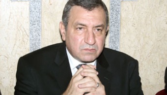 عصام شرف رئيسا للوزراء.jpg