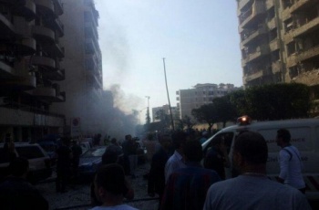 جانب من تفجيرات بيروت.jpg